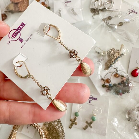 MEGA LOT Bundle of 48 Pieces of Jewelry - NWT! - Picture 12 of 16